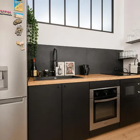 Appartement Le Mistral, élégant T3, Centre-ville, Balcons, Quartier Méditerranée *